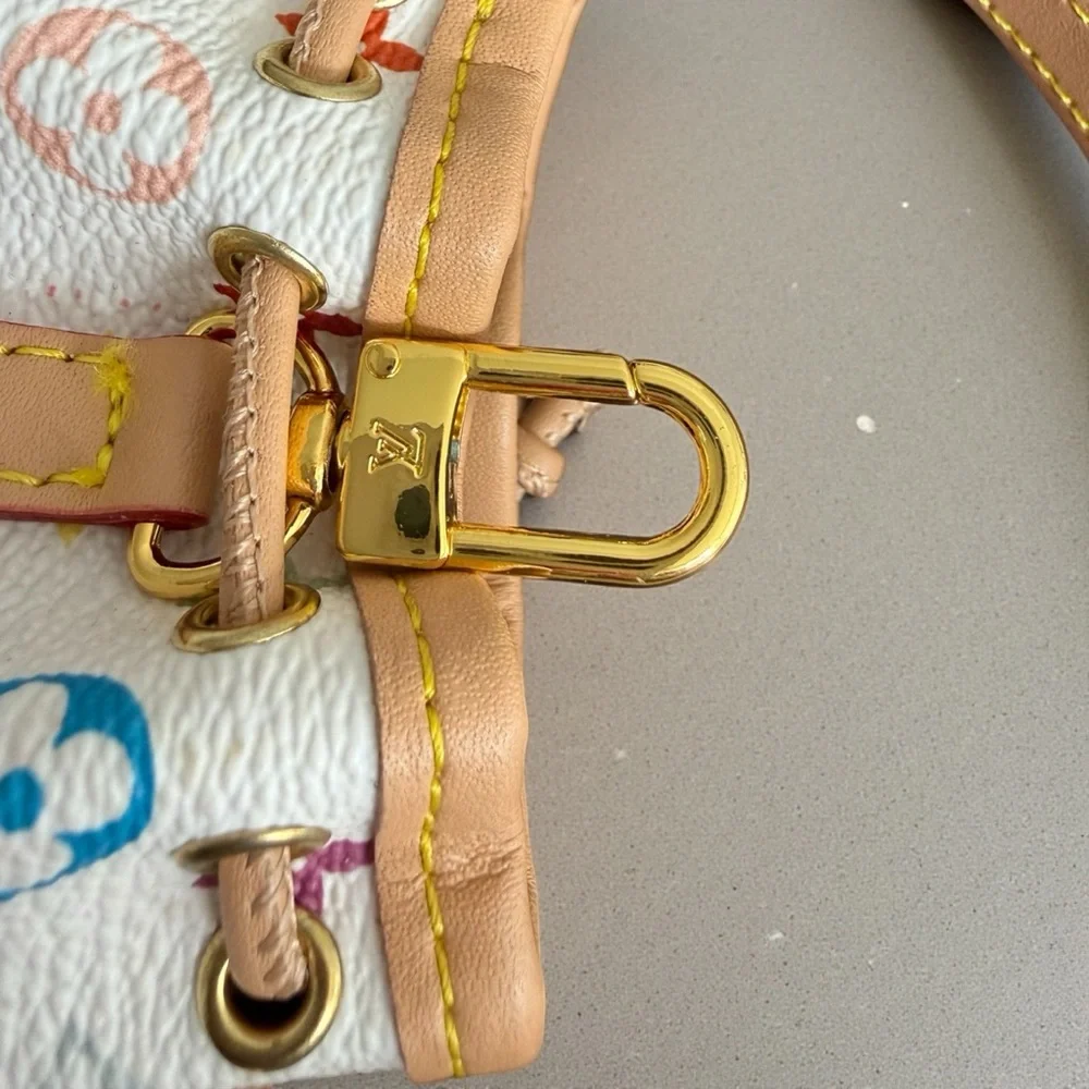NWOT LV White/Tan Multicolor Mini Bag Bucket  - Bag Charm/Keychain - Picture 5 of 13
